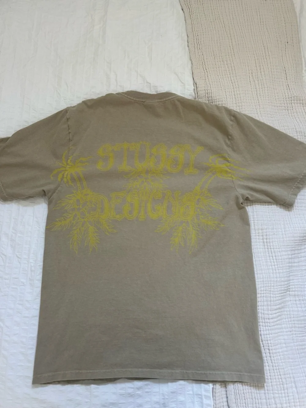 Size Medium Stussy Beige Tee - Picture 4 of 5